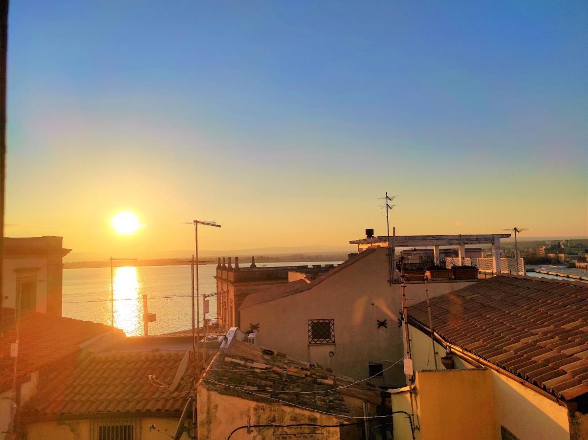 Flora'S House - Ortigia Holidays Syracuse Bagian luar foto