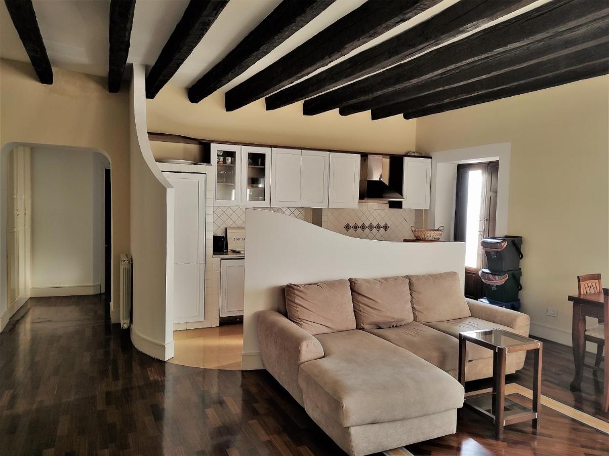 Flora'S House - Ortigia Holidays Syracuse Bagian luar foto