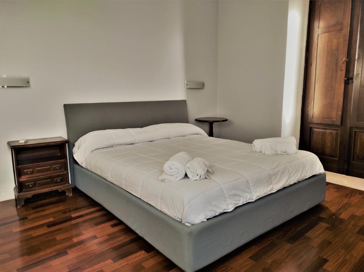 Flora'S House - Ortigia Holidays Syracuse Bagian luar foto